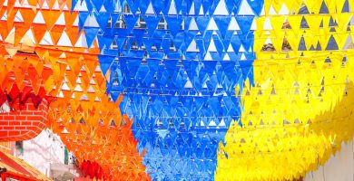 yellow-blue-and-red buntings